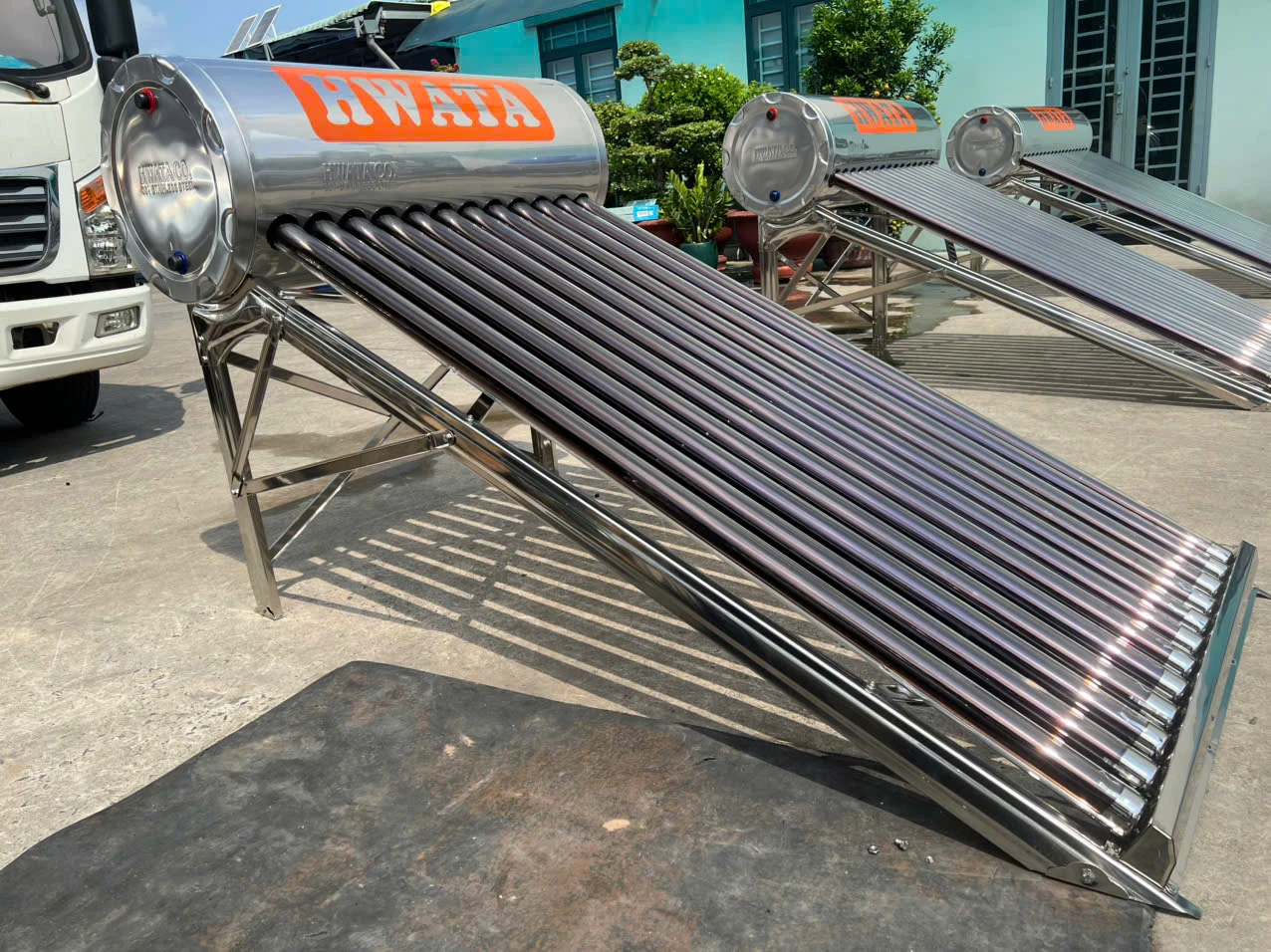 Máy Nước Nóng Năng Lượng Mặt Trời Hwata 120L HW304-120L 12 ống F58
