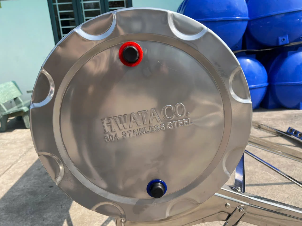 12 ống F58 và bình bảo ôn của máy Hwata 120L Cấu tạo máy năng lượng mặt trời 120L 12 ống chân không F58