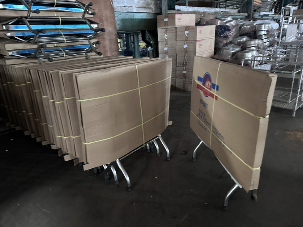 ban inox hwata toan phat