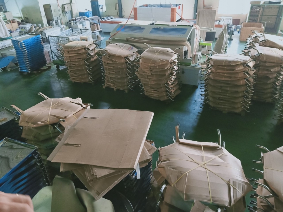 ban inox hwata toan phat