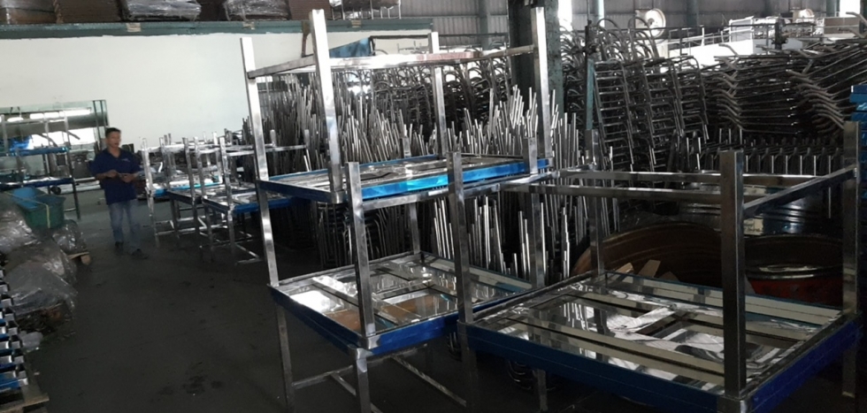 ban inox hwata toan phat